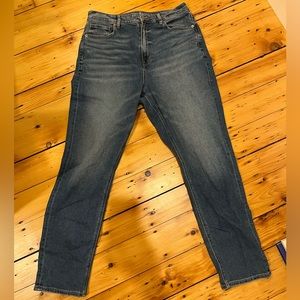 AEO Jeans Highest Rise Mom Stretch Women’s SZ 14 Long Wash Denim.